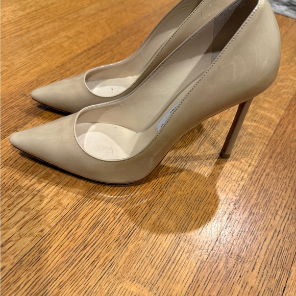 Jimmy Choo Beige Patent Leather Pointed-Toe Pumps - Picture 2 of 7